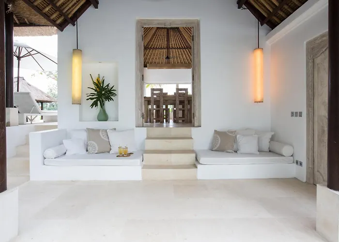 New Moon Villa *