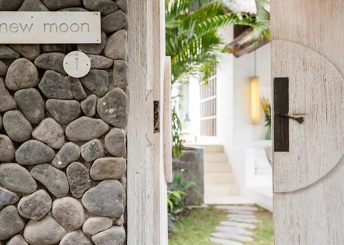 New Moon Villa